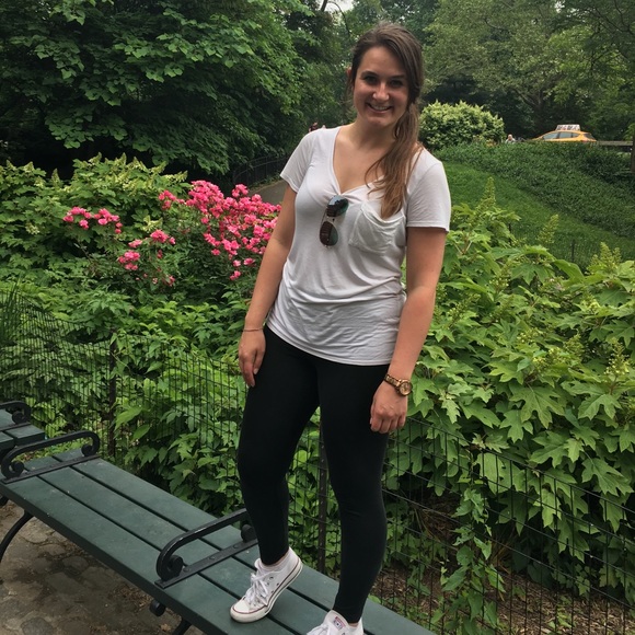 Welcome to my closet!! Enjoy a variety of styles🔥 - Picture 3 of 8